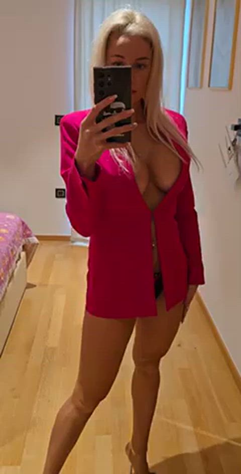 hottie hotwife mom gif