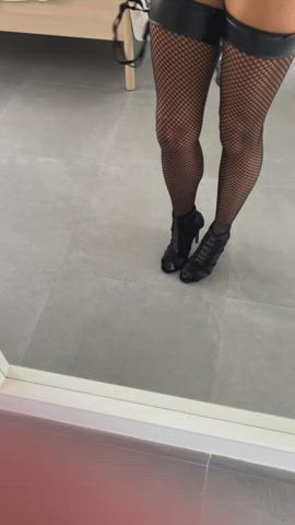Little tour of my milf body (f)