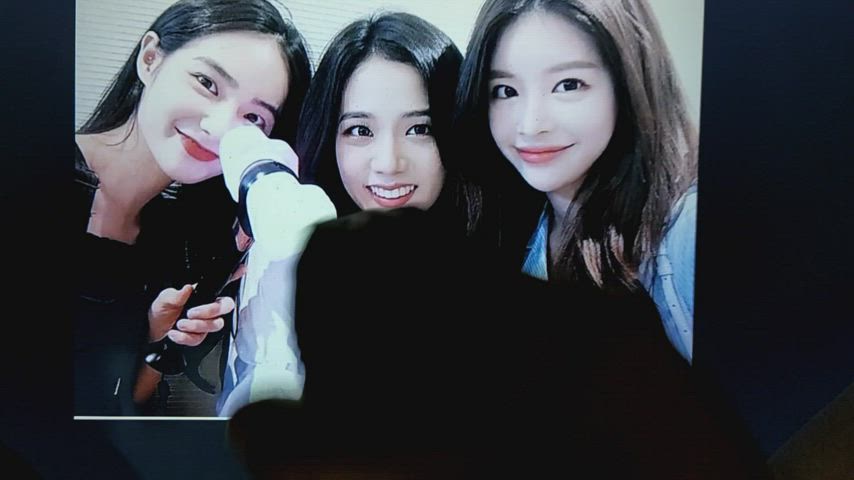 Jisoo an her sluts friends take my cum