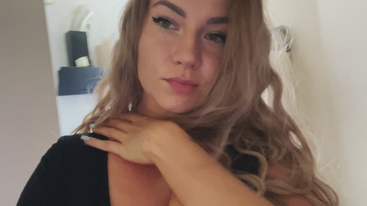 Do you want to titsplay with your cock?🤤