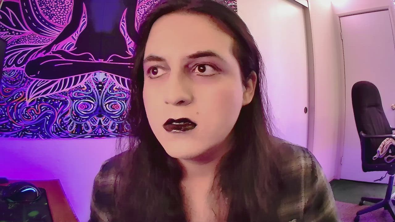 Can i be your Big Butt Goth Femboy? <3