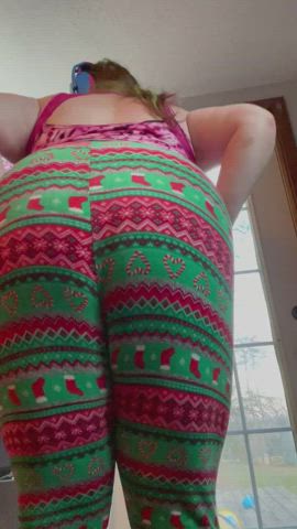 It may not be Christmas anymore, but I’m still a present! Plus these leggings are