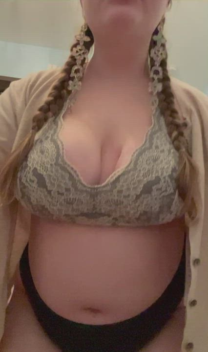 I can’t wear cardigans normally ??