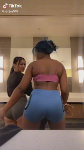 Ass Group Shaking Short Hair TikTok Twerking gif