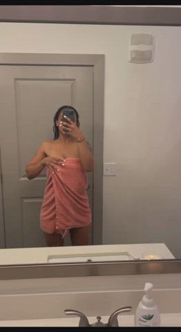 Happy Monday 😍 Should i post another for Tittydrop Tuesday?