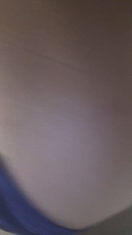 [f] Messing up in a mall toilet
