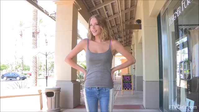 Sexy Anya