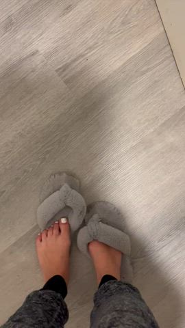 Fuzzy flip flops are so comfy