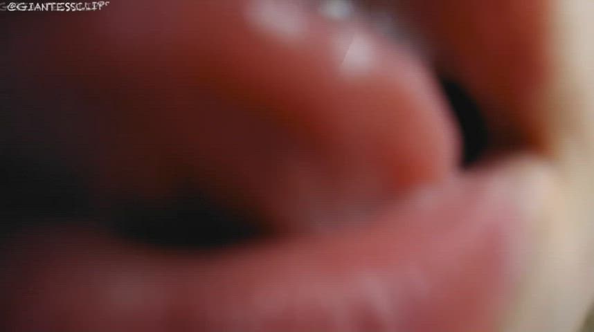 {Video} Do you prefer giantess vore with internals?