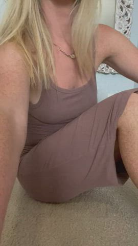 MILF Pussy Upskirt gif