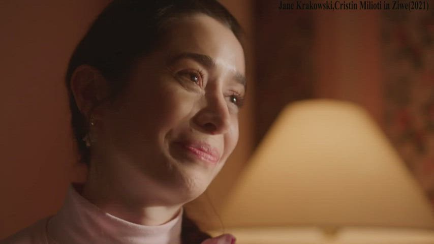 Jane Krakowski, Cristin Milioti short kiss in Ziwe(2021)