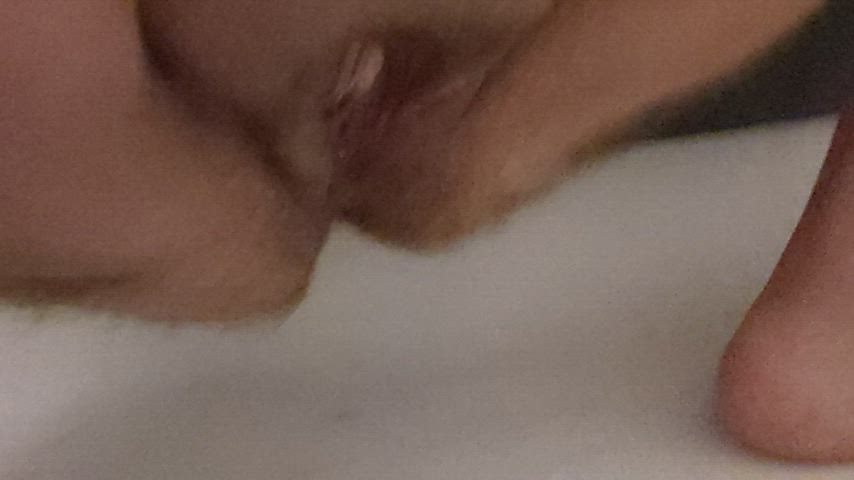 Nice Hissy Bathtub pee (they/them)