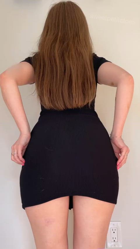 amateur ass booty dress fat pussy pawg pussy reveal upskirt gif
