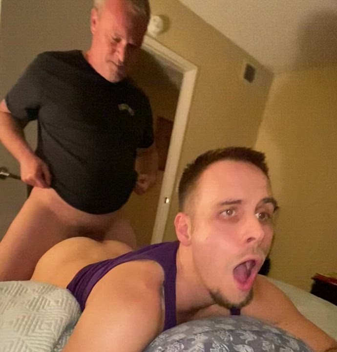Daddy knows what his boy wants and needs 💦
