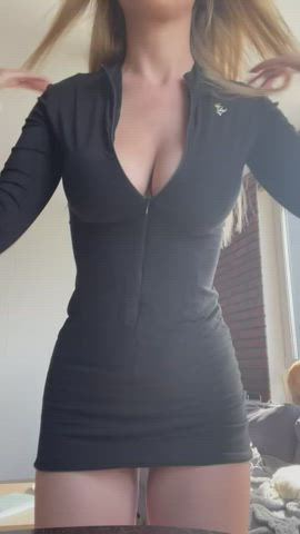 21 years old blonde bouncing tits dress erotic nofacegirl tanned tits gif