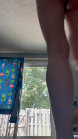 long legs slimthick tall gif