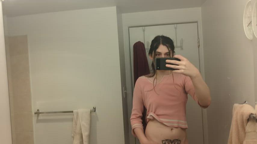 The trans woman was a cute exhibitionist who loved to show off her body. She had