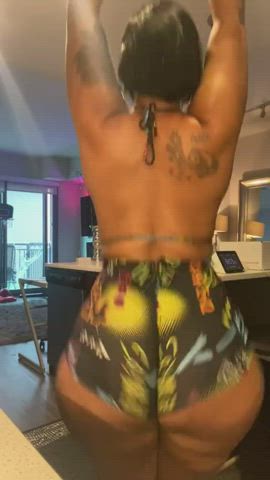 clap that phatty Panda 🍑