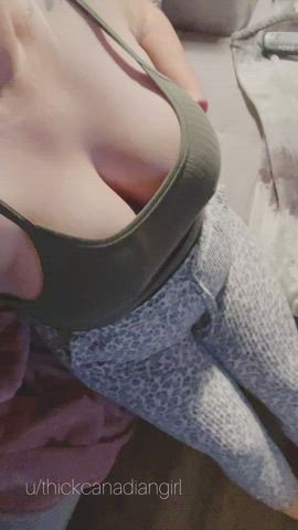 Big tits &amp; juicy lips 🥰 (f)
