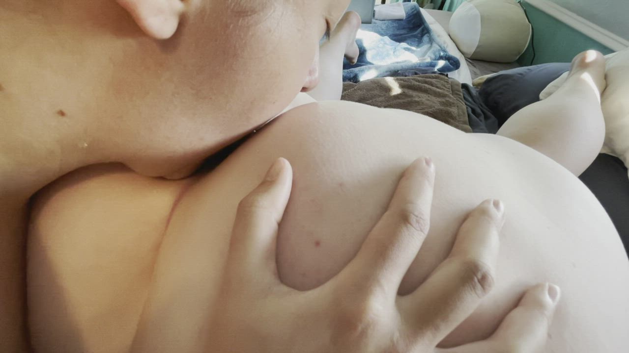 [F>F] She gets so wet when I lick her ass.