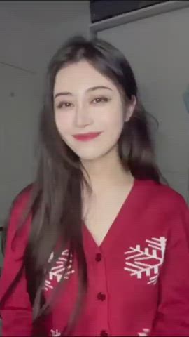 Who is she or anyone has a full video?