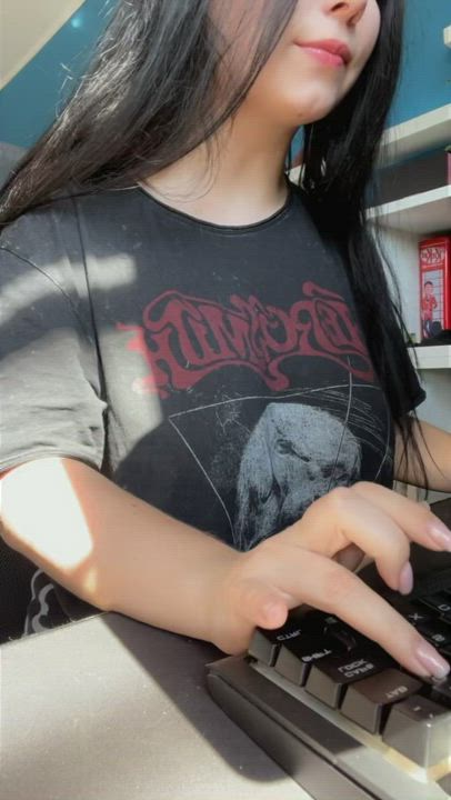 We lost game because of me so Im gonna show you titties