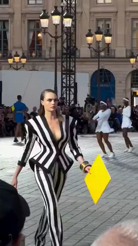 cara delevingne celebrity model gif