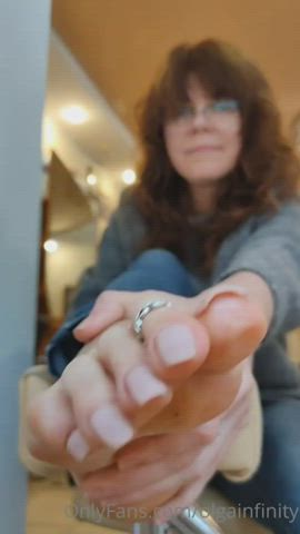 feet foot fetish granny milf mature soles tease teasing toes gif