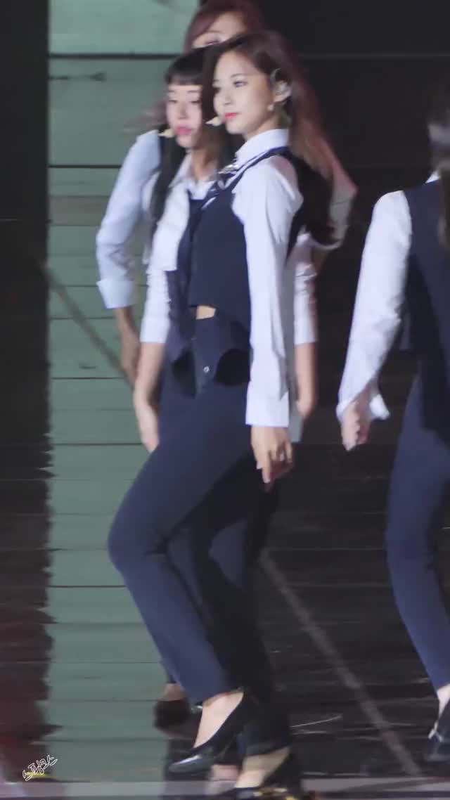 180801 Tzuyu Sana