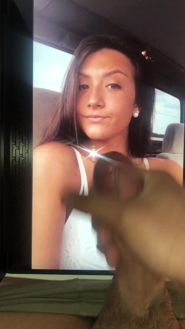 Redditor’s Latina classmate facialed