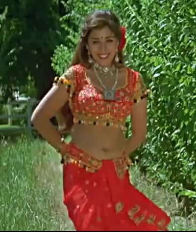 Madhuri Navel Show CatWalk