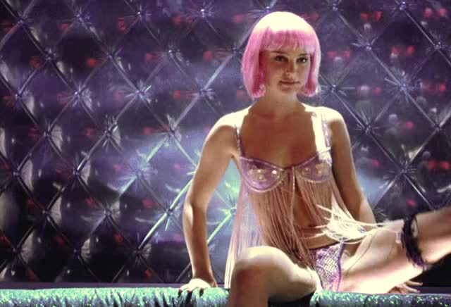 natalie portman closer legs spread