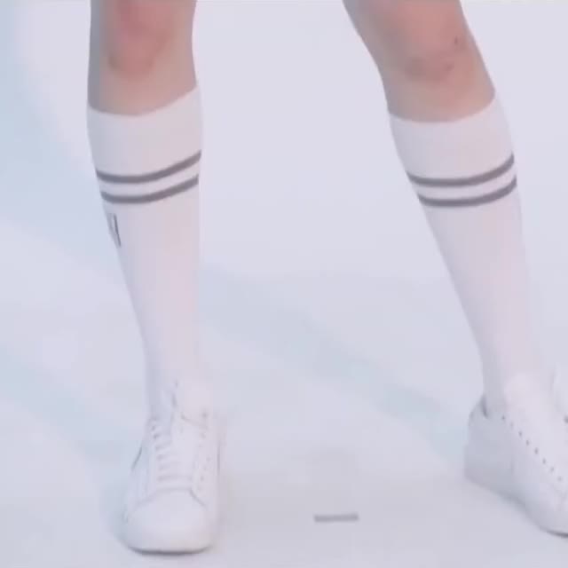 7SENSES Kiki - Youth With You 2 Uniform Photoshoot Behind (2)