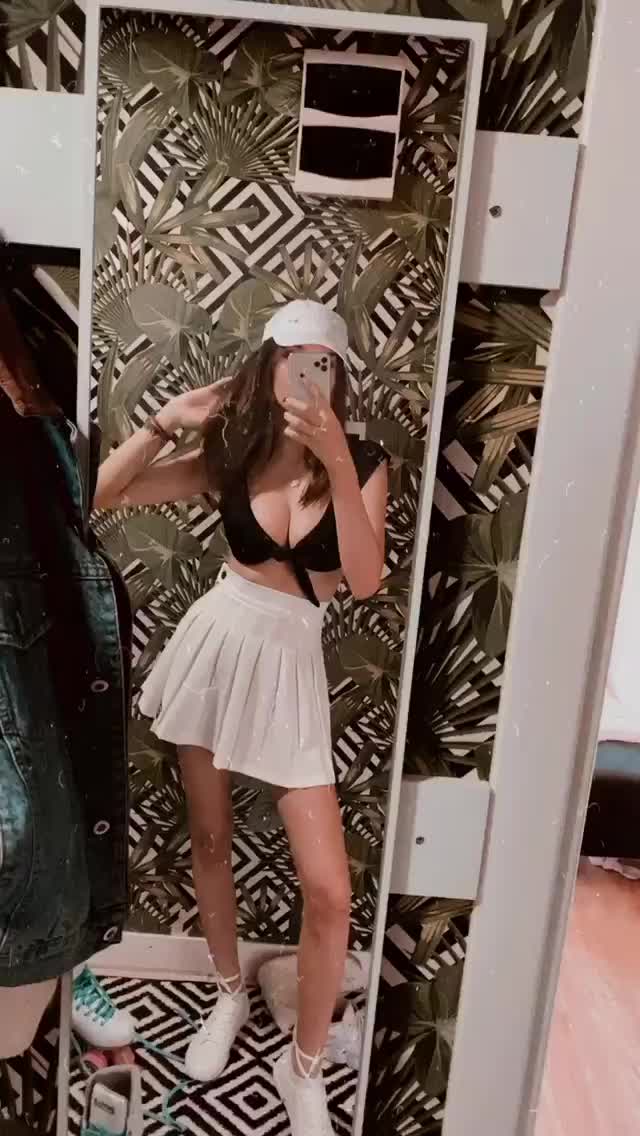 mini skirt