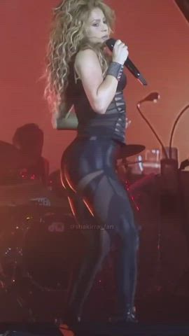 ass big ass blonde booty celebrity latina shaking shakira twerking gif