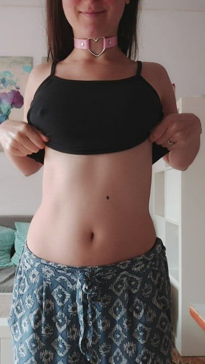 Do you guys like fit girls with tiny tits here?