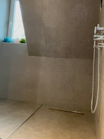 I love to pleasure myself in the shower