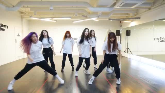 이달의 소녀 (LOONA) "BTS (방탄소년단) - 불타오르네 (FIRE)"