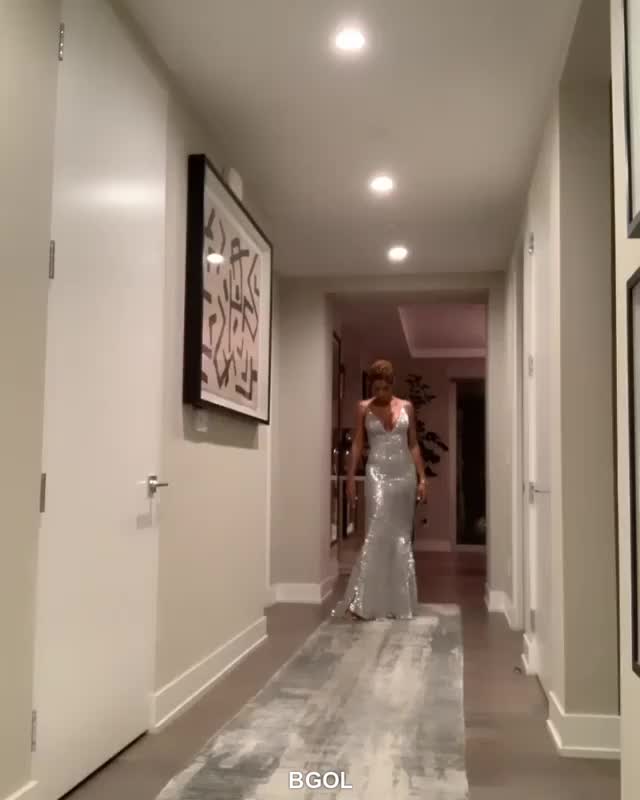 Nicole Murphy sexy walk