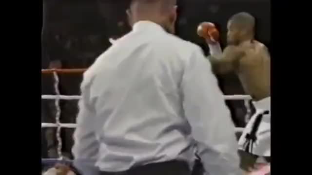Roy Jones Taunts James Tony,Back Fires When He Taunts Back