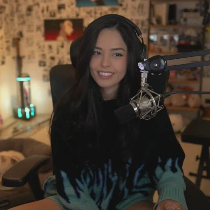 Goldie Old Pretty gif
