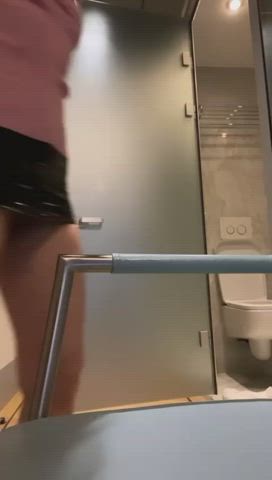 I'd love a fart sniffer putting his face below my skirt and tasting these messy farts