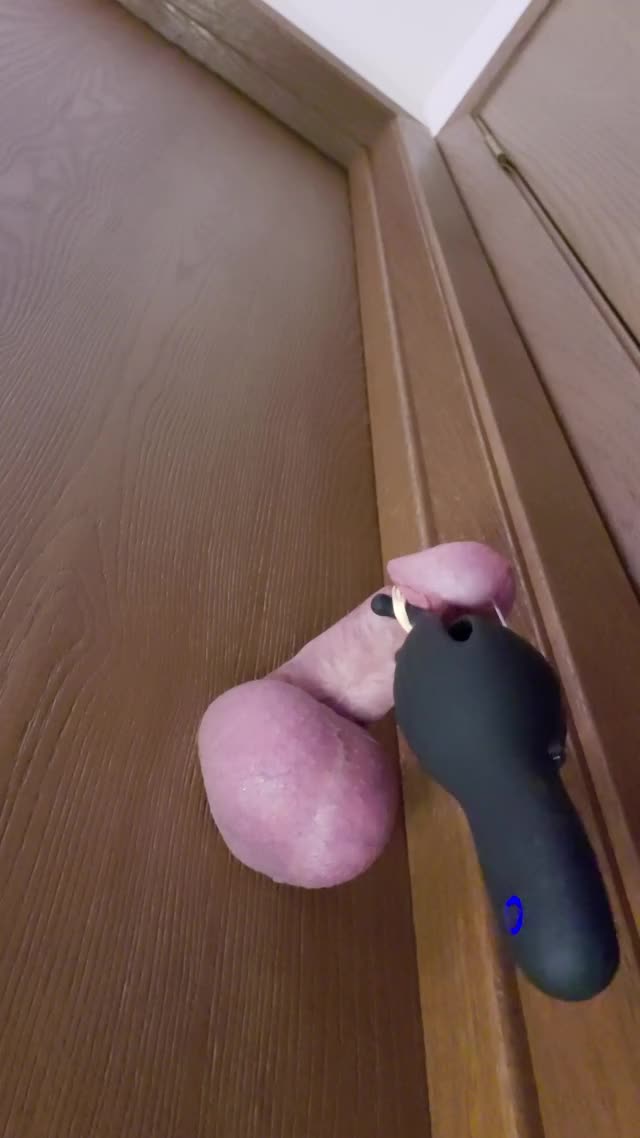 Underview Pulsing Cumshot