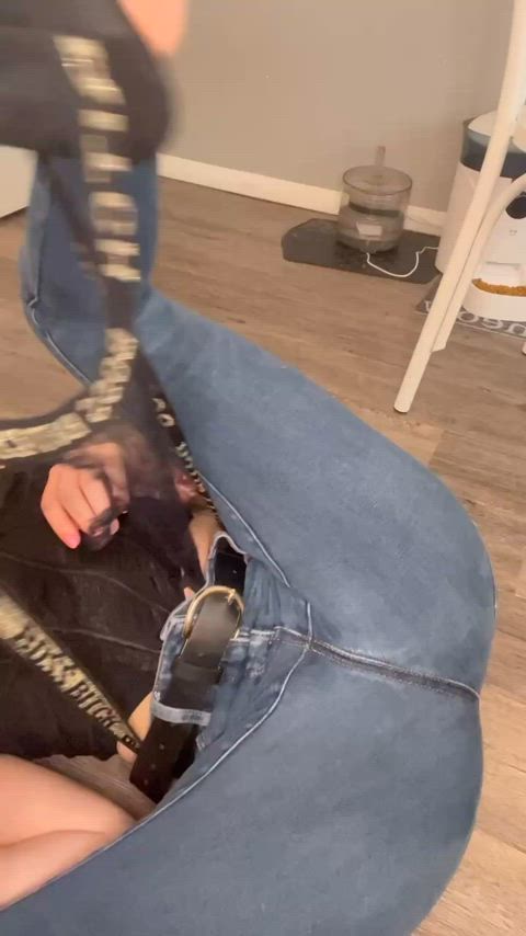 Front Jocklock Wedgie in my Gstring😈