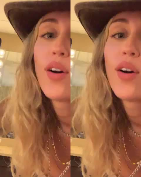 Miley Cyrus - Nip Slip