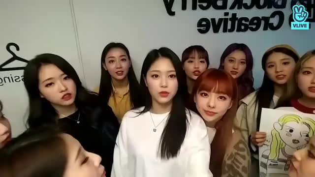 V LIVE - [이달의 소녀] 제1회 이달의 소녀 사생대회 177