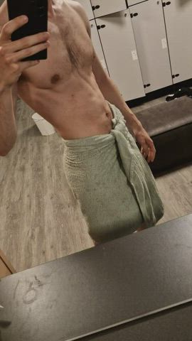 Casual post shower towel drop [M]