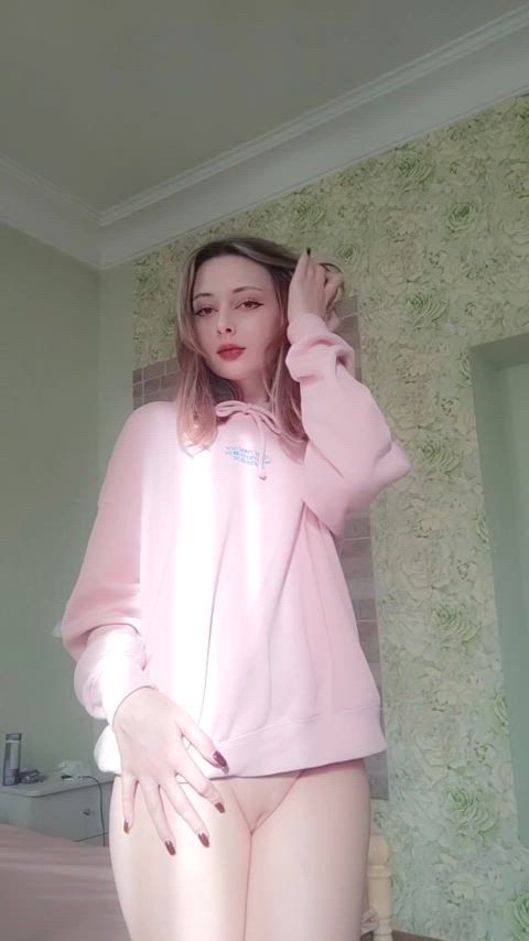 I want some experienced guy to teach me few new sexy tricks in bed