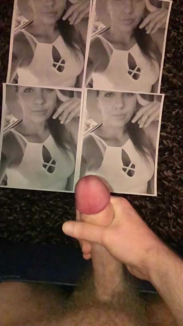 Big fat load for a cute slut ??