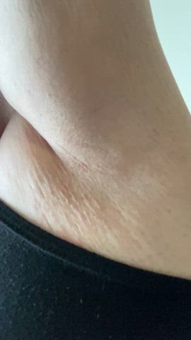 Alyx Marshall’s Smooth ginger pits in the sunlight!